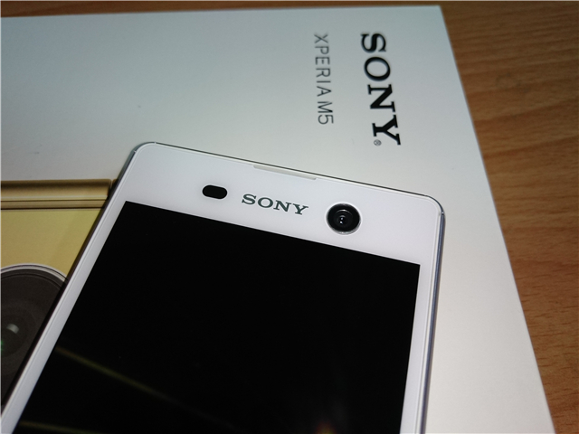 中階防水+極速相位對焦  Sony Xperia M5 開箱