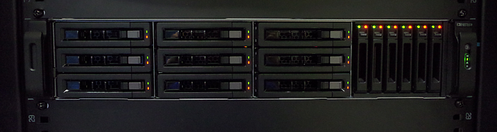 [全臺第一]怪獸級40G效能&自動分層NAS開箱 -QNAP TVS-EC1580MU-SAS-RP 多圖