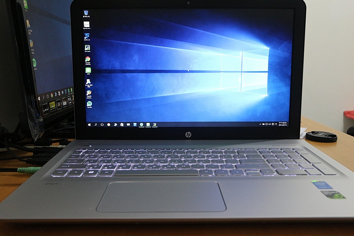 無法停止的觸碰  HP Envy 15-ae033TX 簡易開箱
