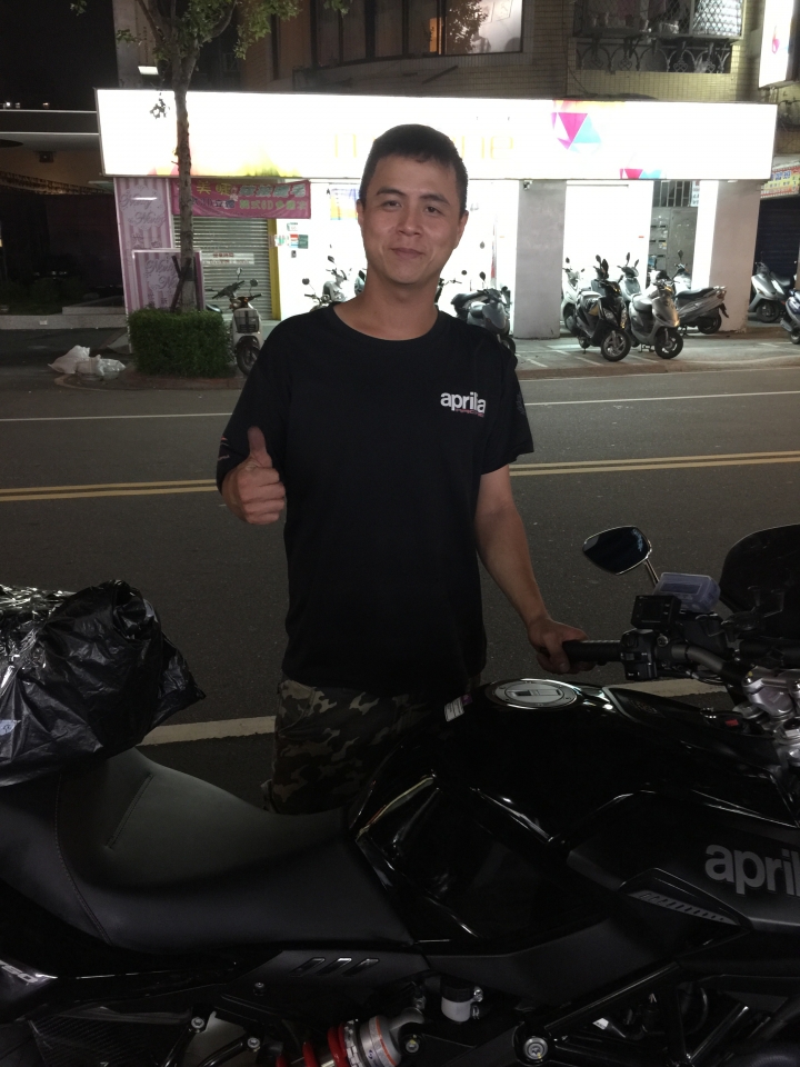 Aprilia Shiver 750 簡單開箱