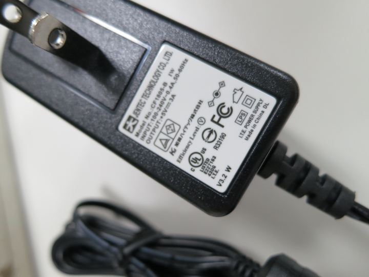 Surface Pro 3 + j5 create USB3.0 hub 與 VGA轉接頭