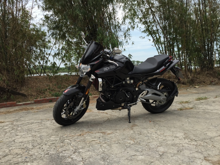 Aprilia Shiver 750 簡單開箱