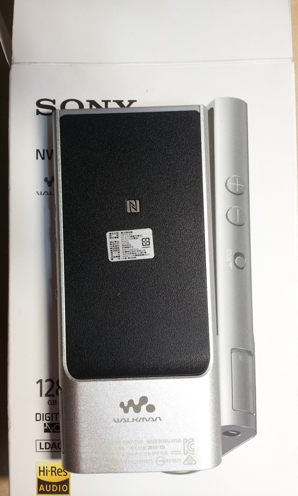 [開箱] 01首開 高階音樂欣賞者專屬隨身播放器 -- SONY NW-ZX100