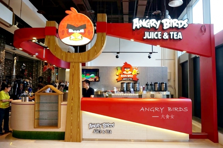 [食記] Angry Birds來了！全球首家憤怒鳥主題飲品旗艦店♪ANGRY BIRDS Juice & Tea 果汁&茶(板橋麗寶百貨)-親民價格讓憤怒鳥更顯親民可愛了！附完整菜單menu