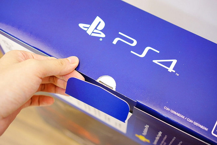 【幻痛】PS4 幻痛機 限量同捆單主機 CUH-1200/1207A 圖 + 文開箱