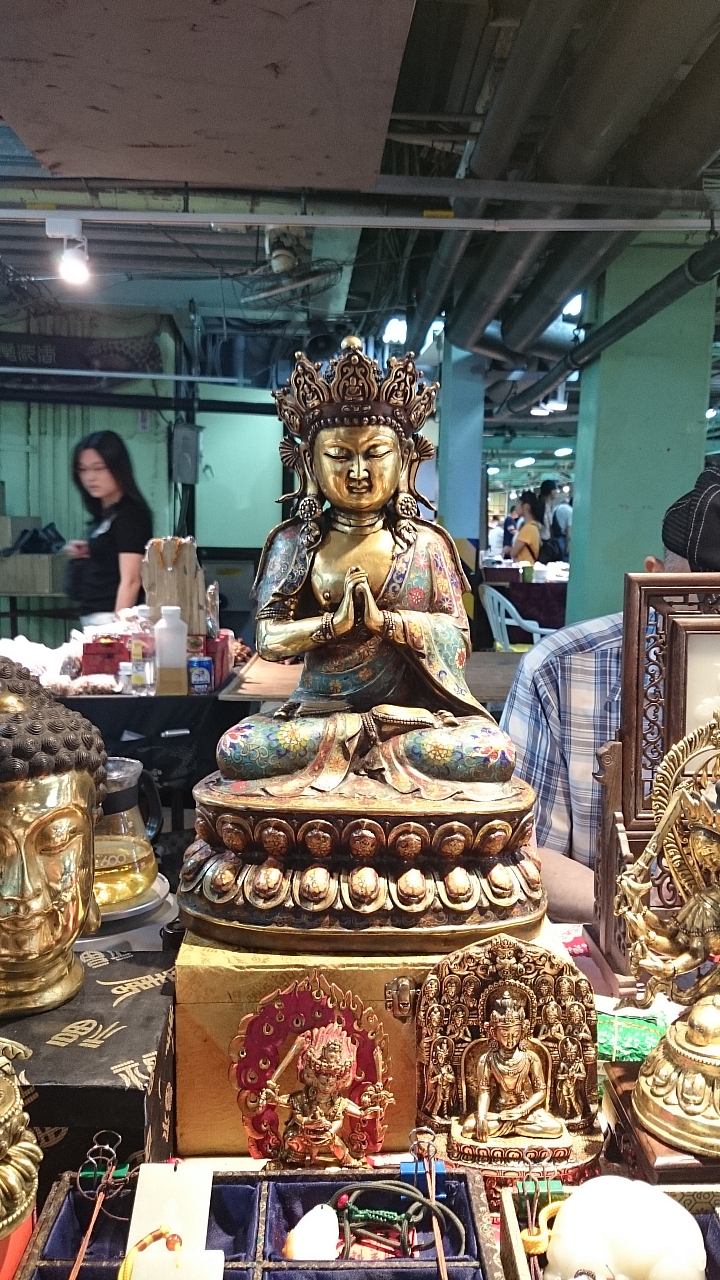 請問有人知道這尊是什麼嘛？
