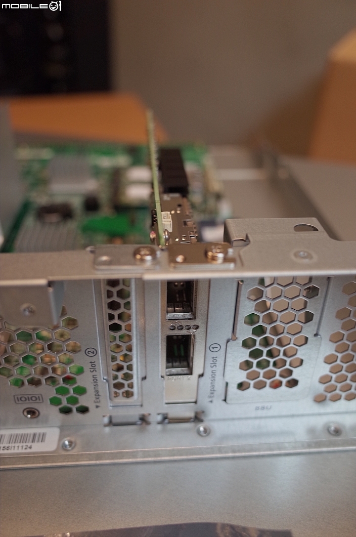[全臺第一]怪獸級40G效能&自動分層NAS開箱 -QNAP TVS-EC1580MU-SAS-RP 多圖