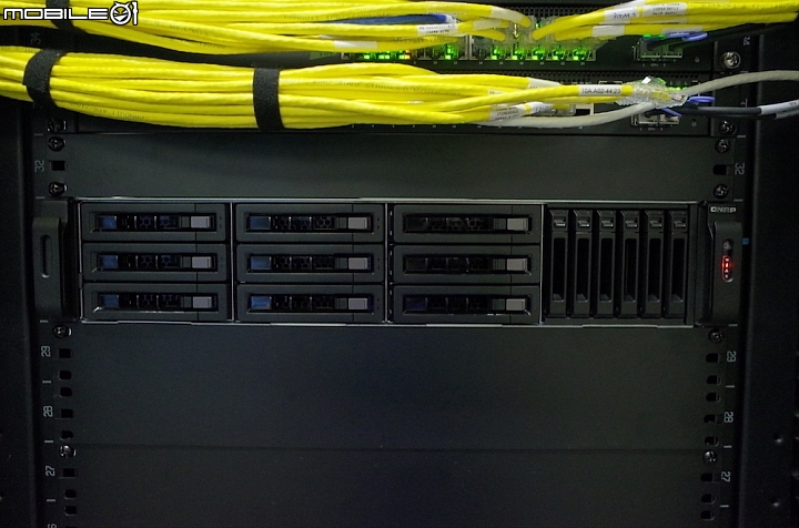[全臺第一]怪獸級40G效能&自動分層NAS開箱 -QNAP TVS-EC1580MU-SAS-RP 多圖