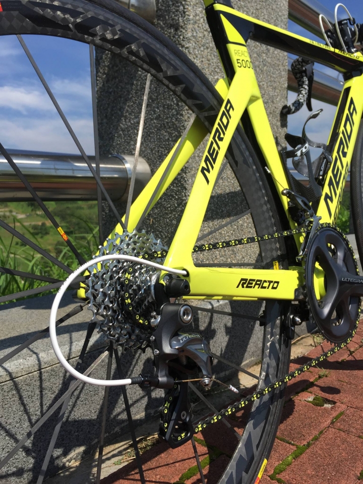 因為一張正妹照~破風號MERIDA REACTO 5000新手簡單開箱