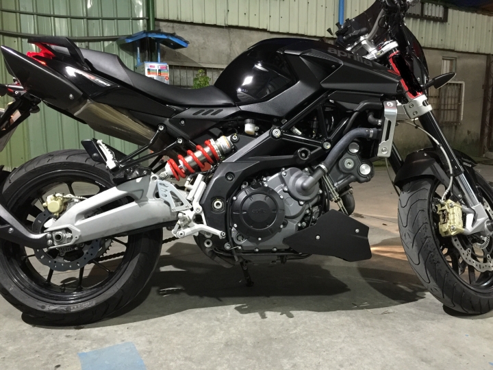 Aprilia Shiver 750 簡單開箱