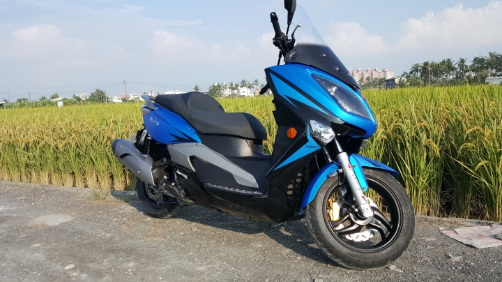 現在買好超值之AEON 300i 鋼鐵藍開箱 9/29更新