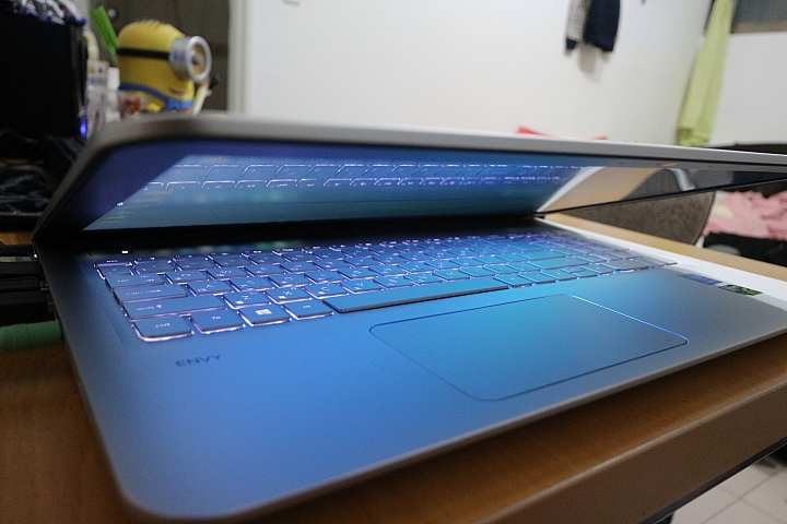 無法停止的觸碰  HP Envy 15-ae033TX 簡易開箱
