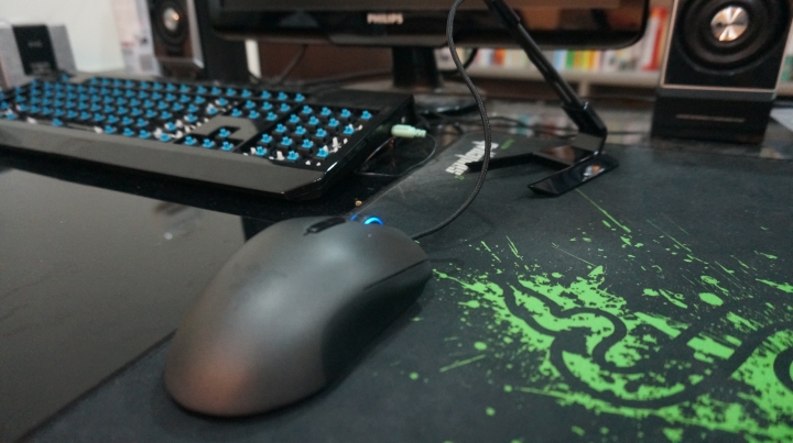 [開箱] RAZER Mouse Bungee 鼠線夾