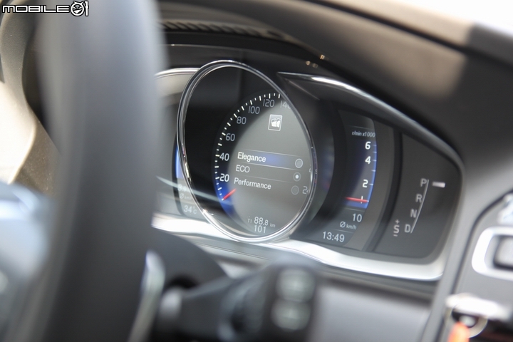 桀傲不馴─《VOLVO XC60 T6 R-Design》試駕體驗與心得分享