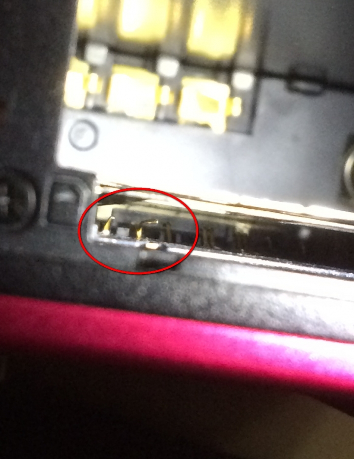 組裝品質非常不良的 "MCK microSD 轉 WiFi SD 轉接卡"