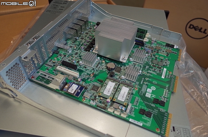 [全臺第一]怪獸級40G效能&自動分層NAS開箱 -QNAP TVS-EC1580MU-SAS-RP 多圖