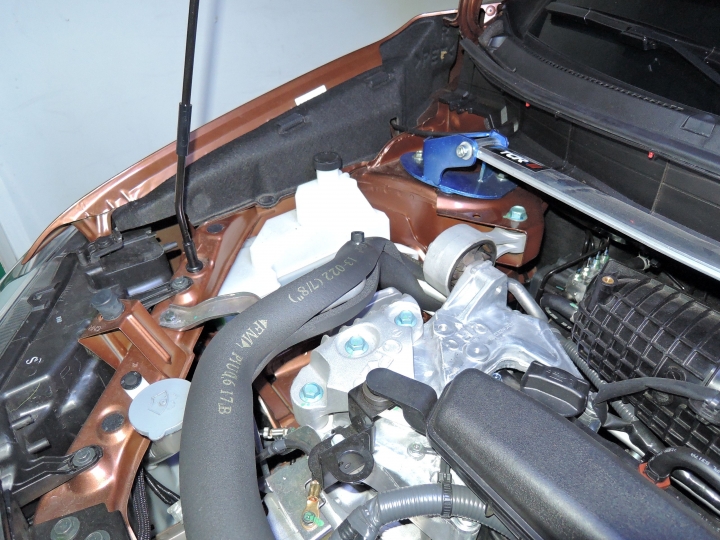 new x-trail 冷媒管包覆