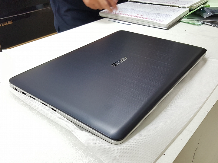 2015/9/16 ASUS K501LX i7版 含淚開箱