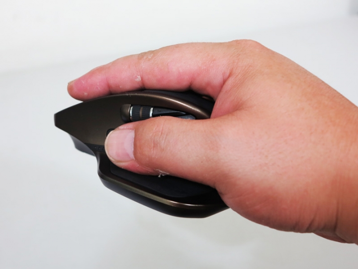 [開箱]辦公、商務人士御用旗艦鼠─羅技Logitech MX Master無線滑鼠