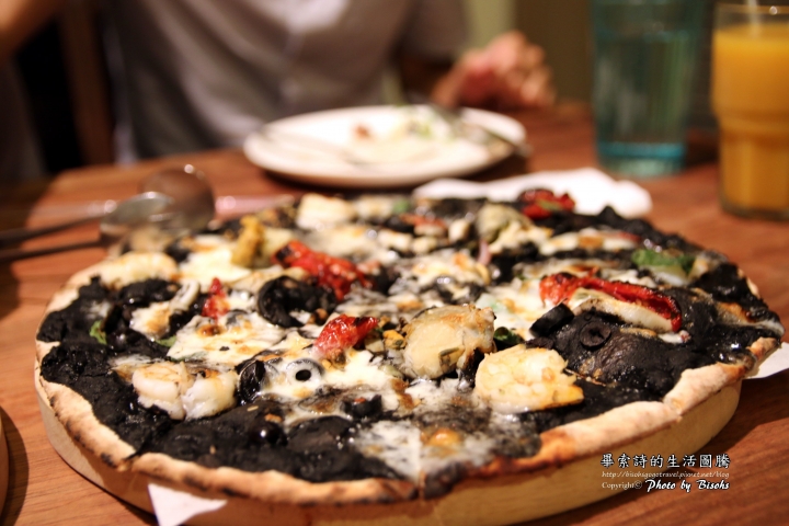 【食記】相聚好食客，來片正統的拿坡里披薩吧!! ─ Pizzeria Oggi