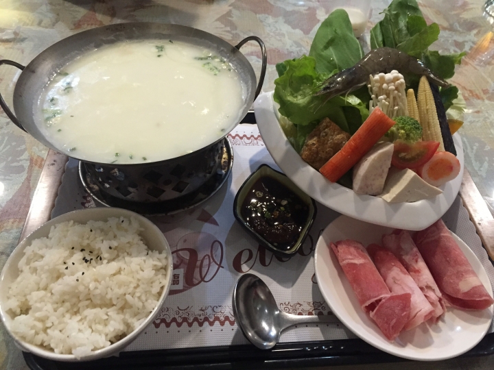 [南投仁愛]一日遊行程 - 蘋果甕仔雞、武嶺、清境農場(門口)、小瑞士花園、品味甸