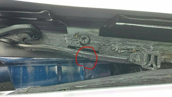 ELANTRA 天窗出廠瑕疵? 12年~EX版(英倫 極光 黑潮未知)