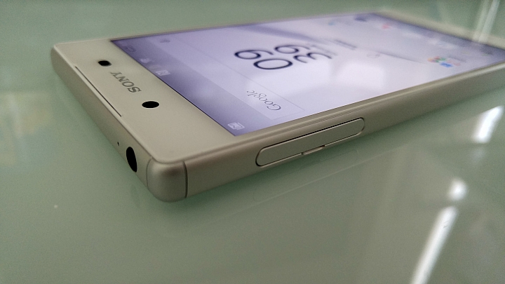 SONY Xperia Z5 （霜凍白）開箱～～～