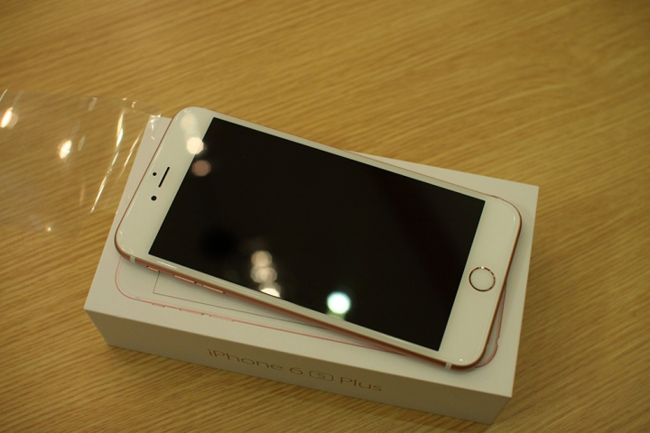 iPhone 6s Plus 玫瑰金 + 0.15mm 康寧保護貼