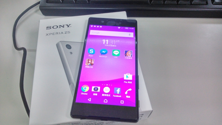 Sony Xperia Z5 黑色  簡易開箱測試 (4k影片/照片)(悶熱中午拍攝)