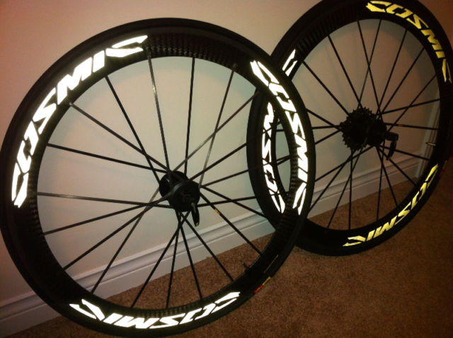 [請教] 2013年MAVIC COSMIC CARBONE SLR VS Carbone 40C？？