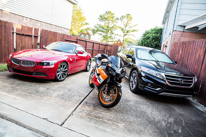 [已購入並補上照片]即將購入二手CBR1000rr，請車友幫忙在三台中做出選擇。