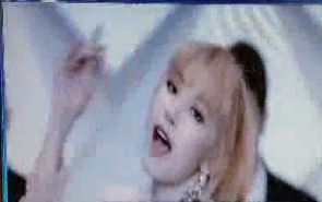 請問有人知道這個韓國女星是誰嗎?