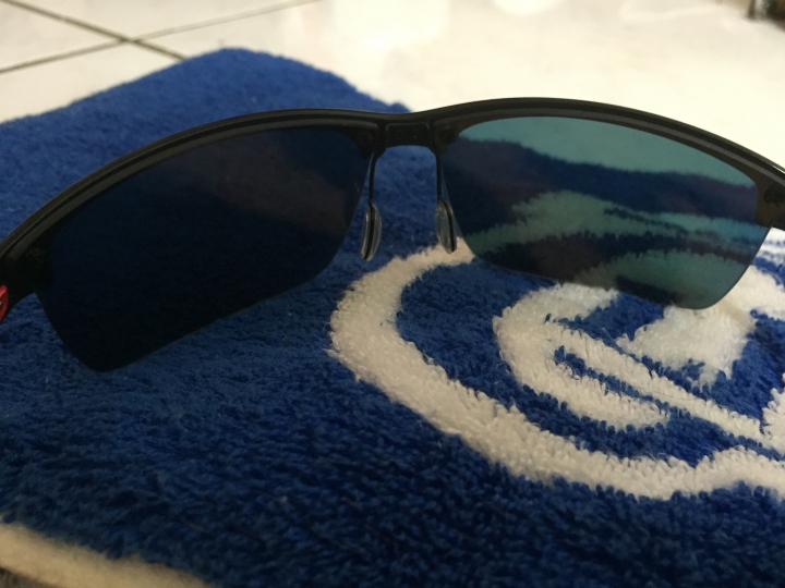 ［開箱］oakley法拉利限定版