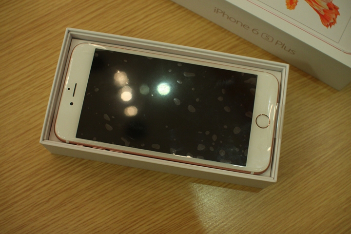 iPhone 6s Plus 玫瑰金 + 0.15mm 康寧保護貼