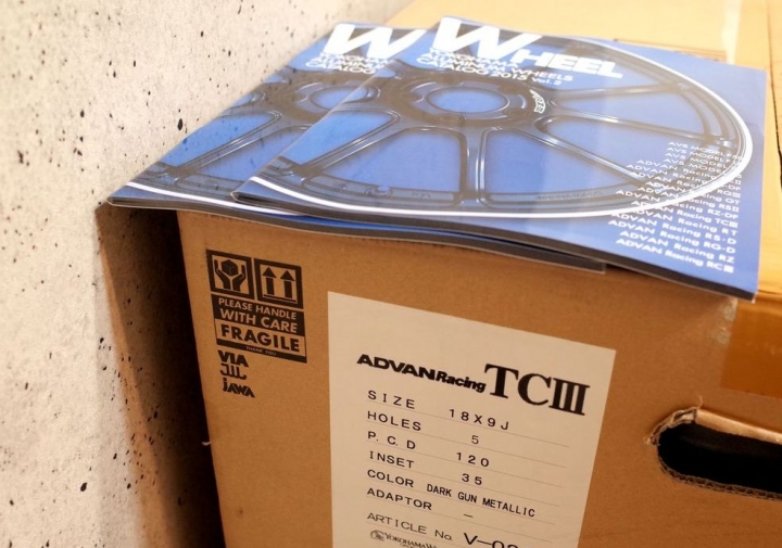 [開箱] 簡單五爪造型的選擇~~ADVAN Racing TCIII