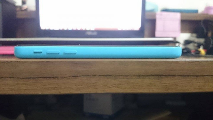 IPHONE 5C 螢幕變這樣會是因為電池膨脹的關係嗎?