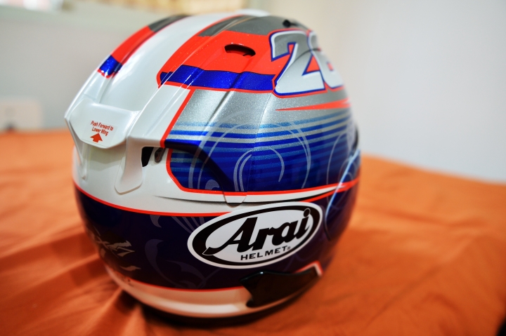 入手重機前奏曲 ARAI RX7X  Pedrosa 開箱 另外詢問藍芽耳機