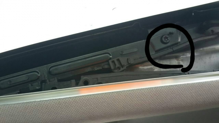 ELANTRA 天窗出廠瑕疵? 12年~EX版(英倫 極光 黑潮未知)