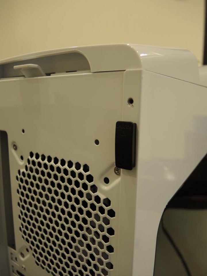 台灣好物推一下-- 高烤game pc大機箱(高級烤漆)HBT---Turbine700, 不專業開箱文.