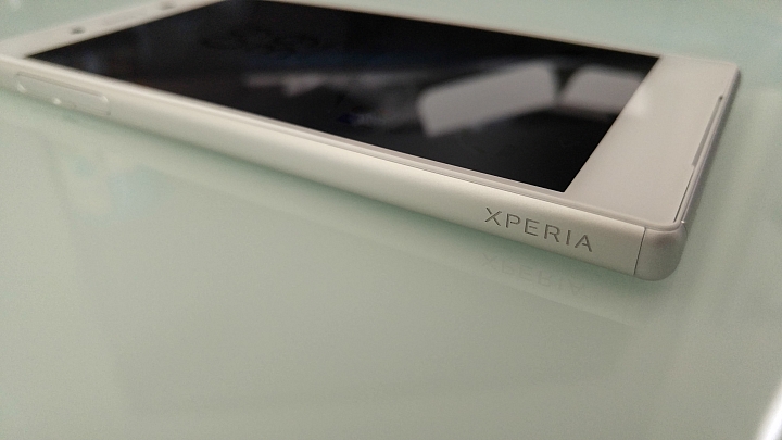 SONY Xperia Z5 （霜凍白）開箱～～～