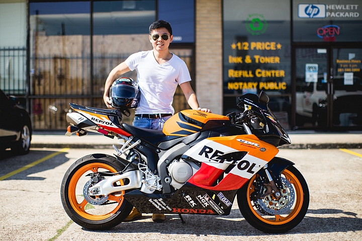 [已購入並補上照片]即將購入二手CBR1000rr，請車友幫忙在三台中做出選擇。