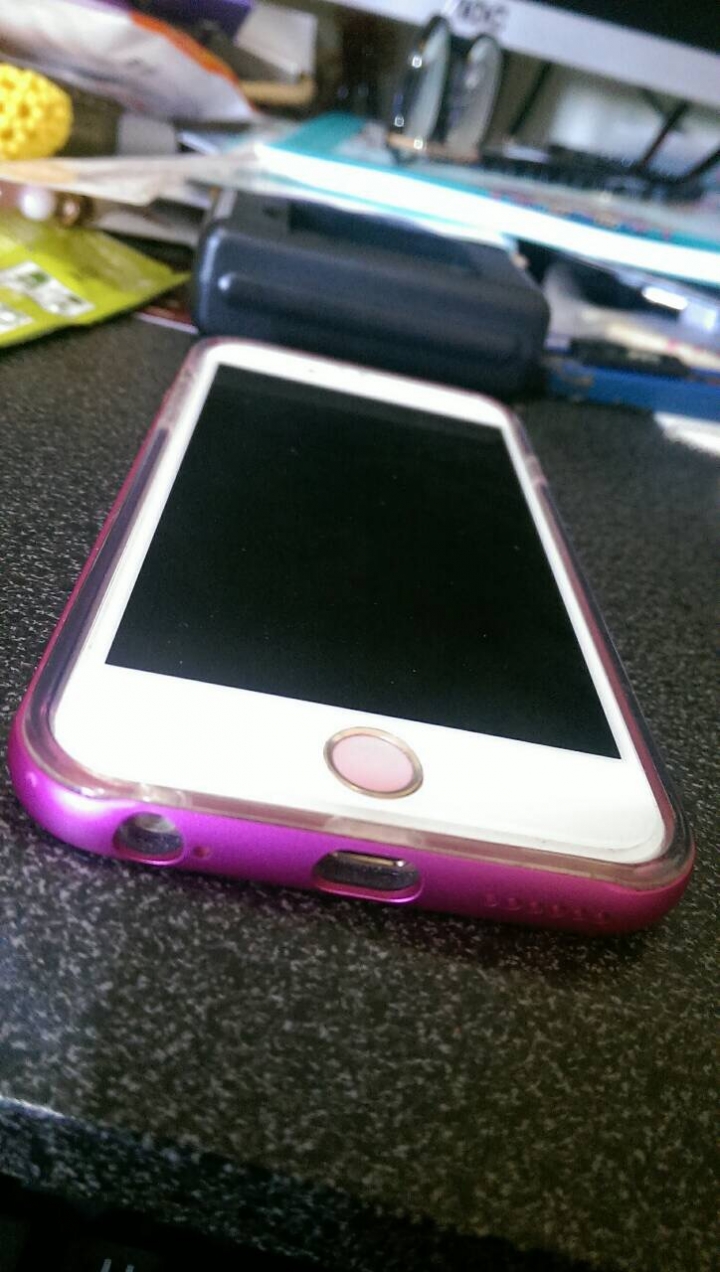 IPHONE6 鋁框殼拔不下來請神人求救!!!