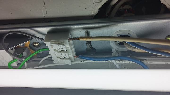 T5燈具上的L相N相上的電線拆除問題?