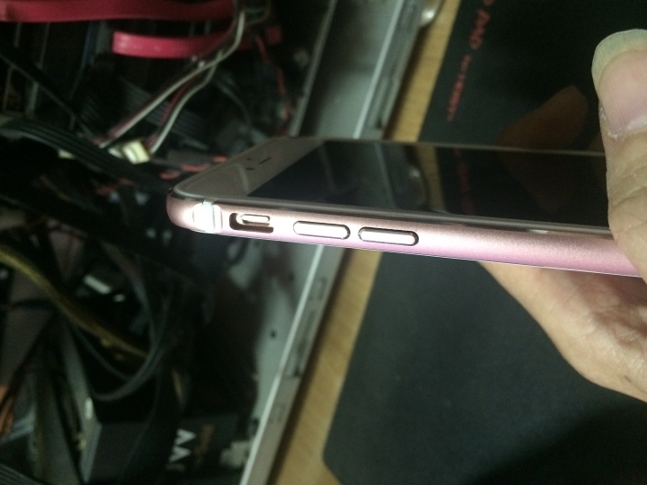 iPhone6S Plus玫瑰金鋁合金邊框