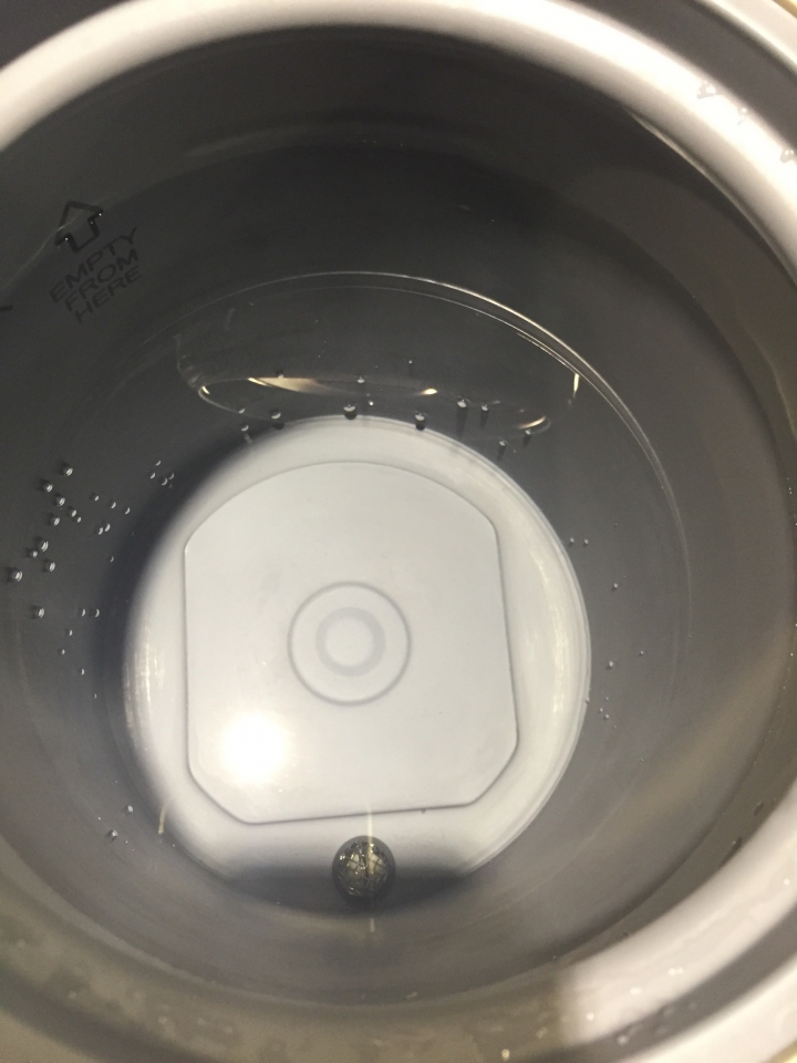 熱水瓶內部被我用菜瓜布刷出痕跡還可以用嗎？