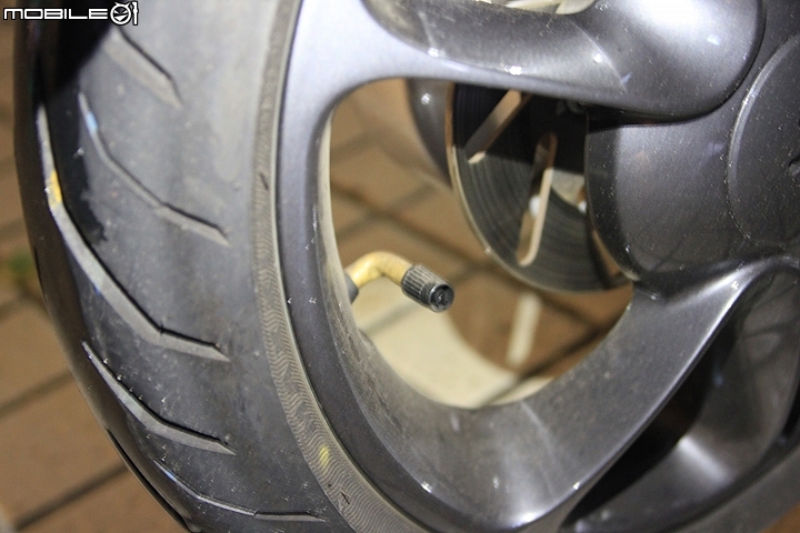 [開箱] Fobo bike 氣嘴型胎壓偵測器