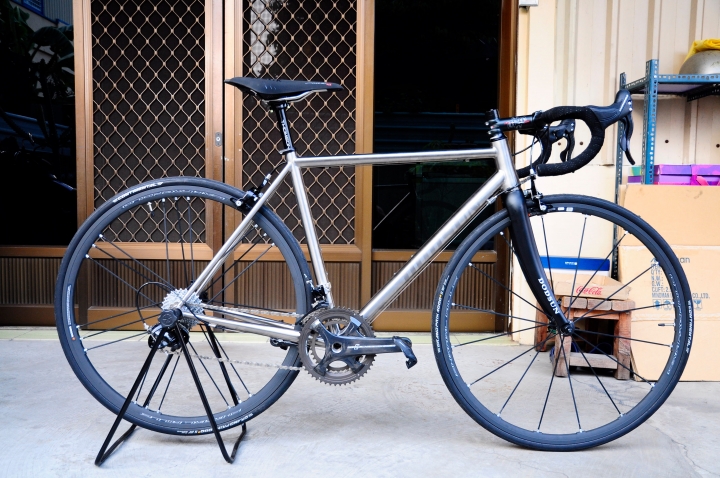 [分享] 第一台夢想車- Dodsun鈦車架+campagnolo chorus+shamal Mille