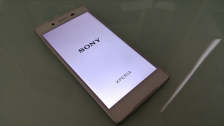SONY Xperia Z5 （霜凍白）開箱～～～