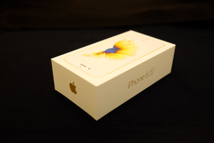 IPHONE5關箱 以及 IPHONE6S開箱