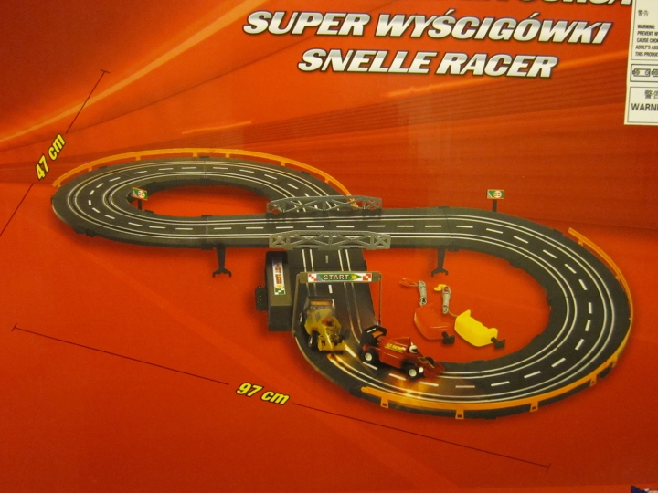 [開箱] Slot car 軌道賽車 + 數位計圈器DIY